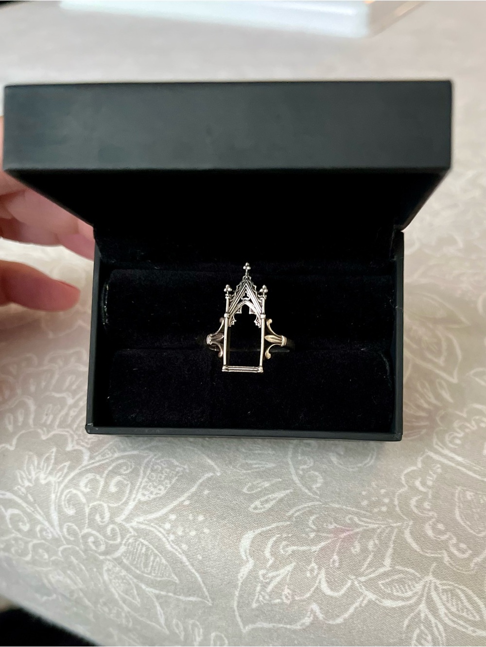 LENORE Gothic Arch Window Ring REGALROSE - Picture 2 of 3